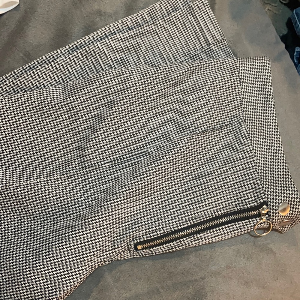 Forever 21 plaid black and white skinny work pants